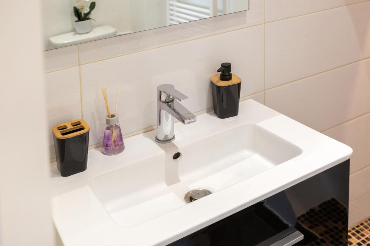 Little Phuket - Mourillon - Host Apartment ตูลง ภายนอก รูปภาพ